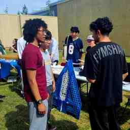 Talking to newcoming uOttawa students